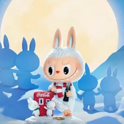 Hot La compagnie de la peluche Boîte mystère Coca-Cola figurine type Labubu – The monsters