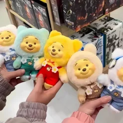 La compagnie de la peluche Boîte mystère peluche Winnie style Labubu