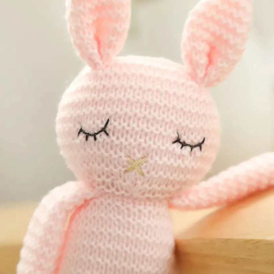 New La compagnie de la peluche Peluche crochet lapin aux longues jambes