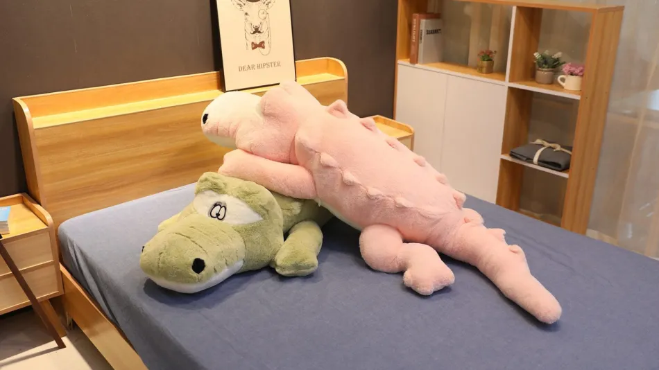 La compagnie de la peluche Peluche géante crocodile aux gros yeux