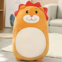 La compagnie de la peluche Peluche lion squishmallow à la crinière rouge