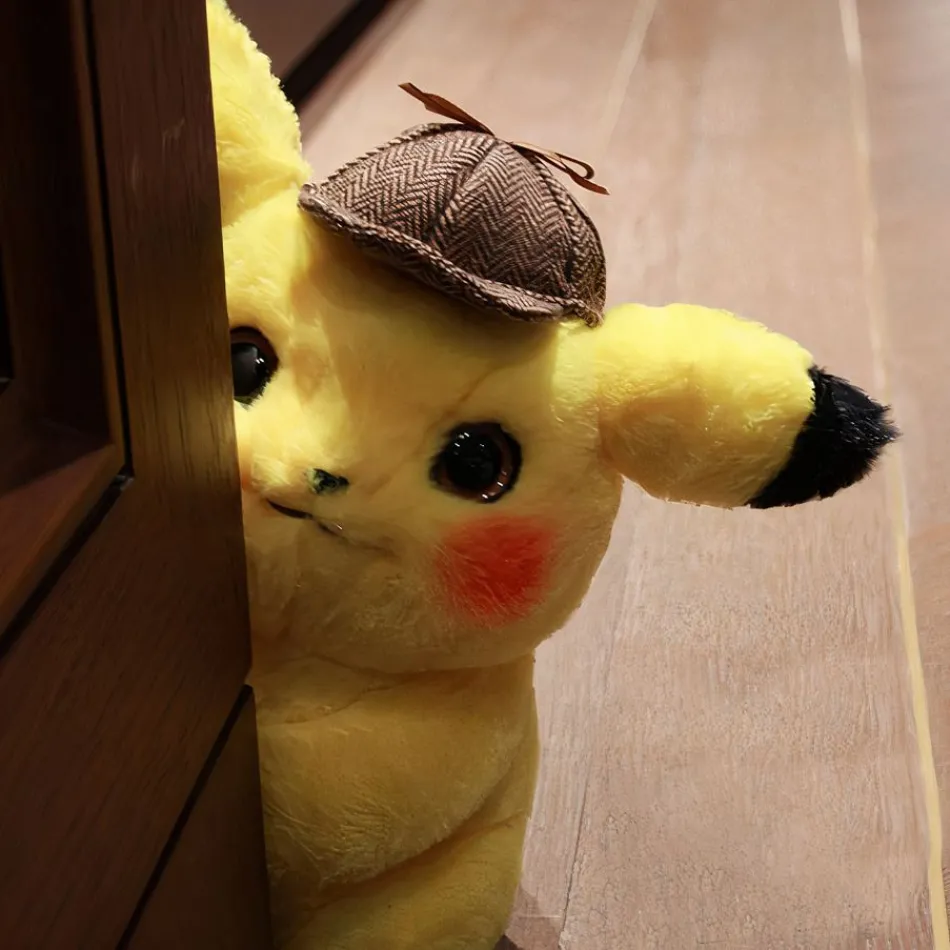 Outlet La compagnie de la peluche Peluche Pikachu détective jaune câlin enfant doux