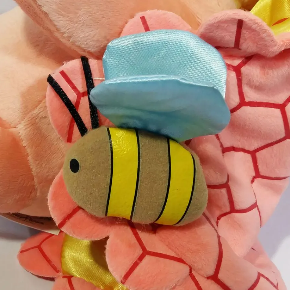 Sale La compagnie de la peluche Peluche Winnie l’Ourson douce couverture réconfort enfant