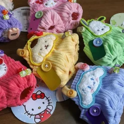 New La compagnie de la peluche Salopette kawaii peluche type Labubu mignonne