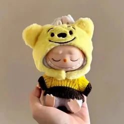 Discount La compagnie de la peluche Tenue pour peluche Labubu en Winnie l’ourson